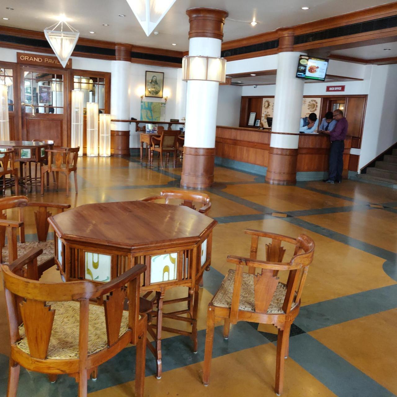 Grand Hotel Kochi Luaran gambar